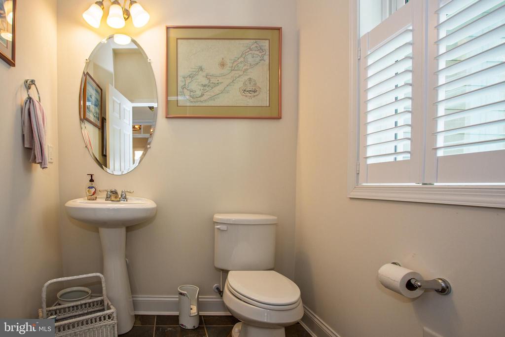 132 W SHORE DRIVE
