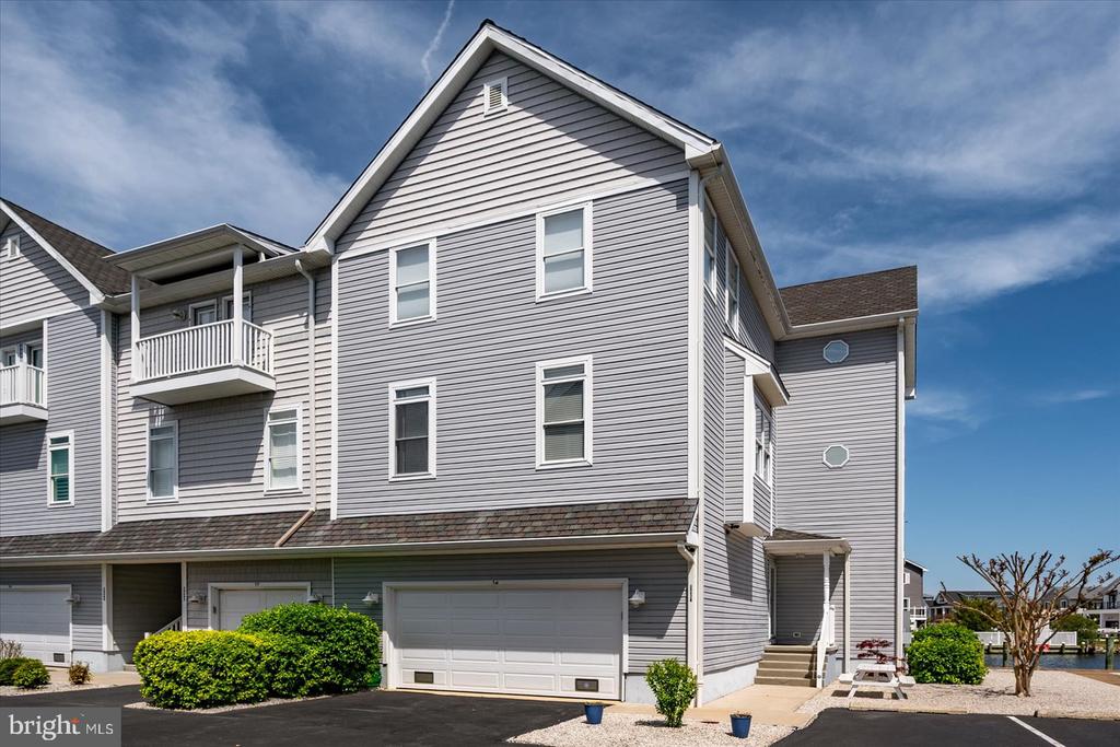 39078 BEACON DRIVE 18