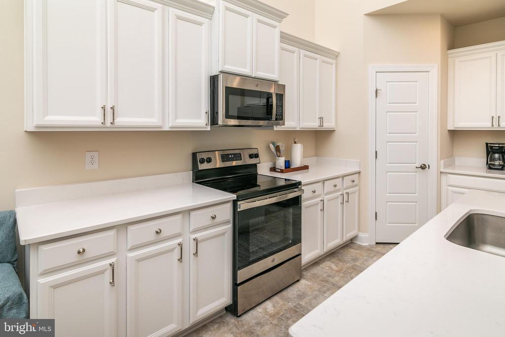 614 BETHANY LOOP