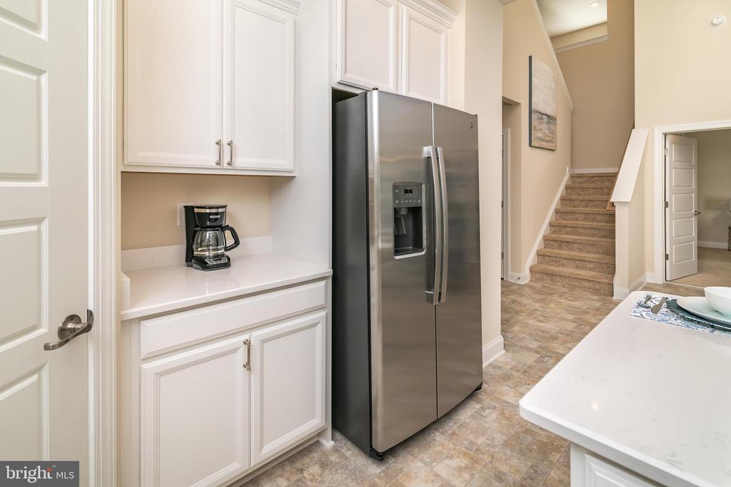 614 BETHANY LOOP