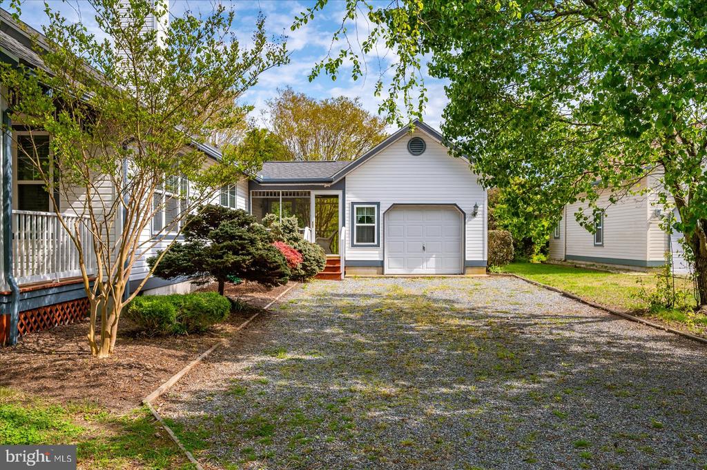 2 JOHNS COURT