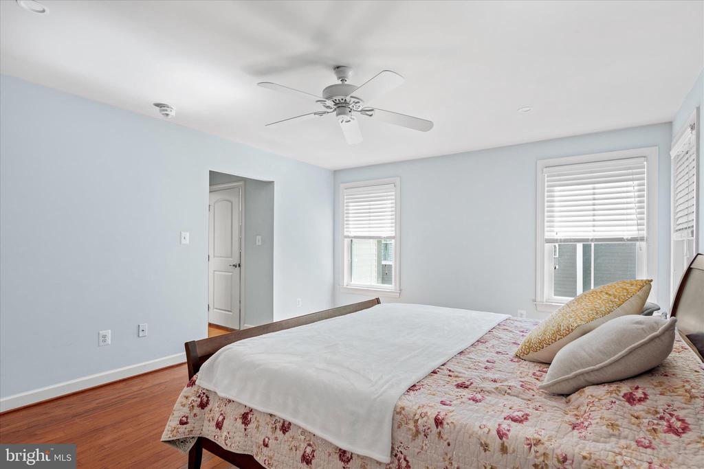 36346 REDSTART COURT