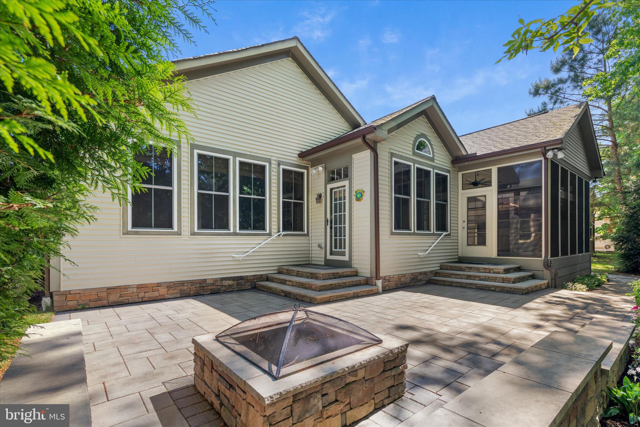 36346 REDSTART COURT