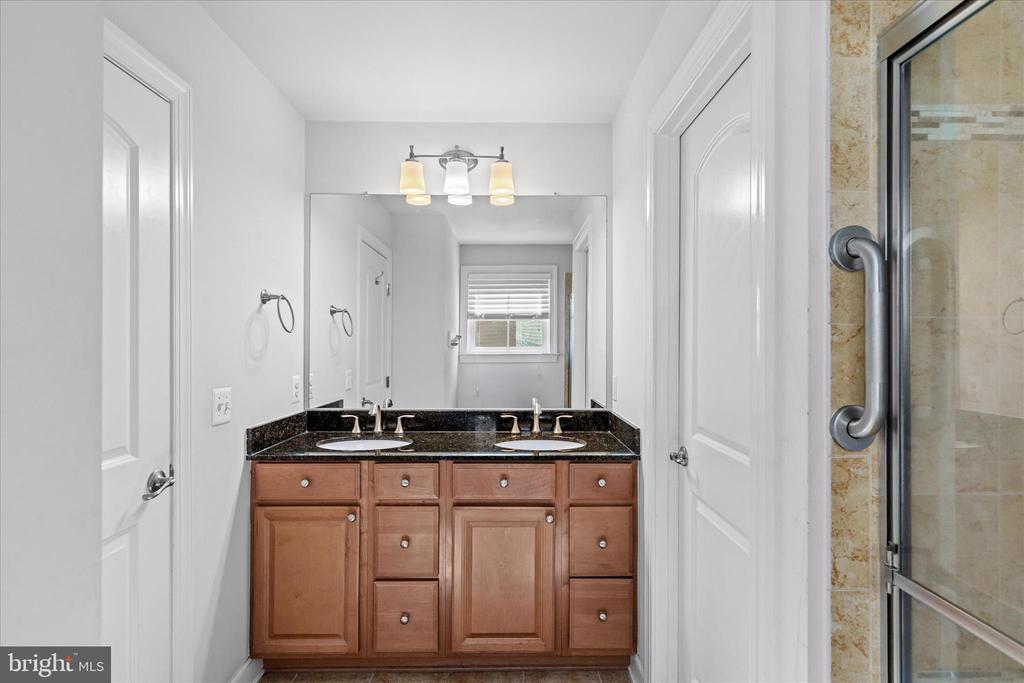 36346 REDSTART COURT