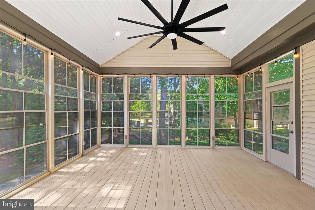 36346 REDSTART COURT