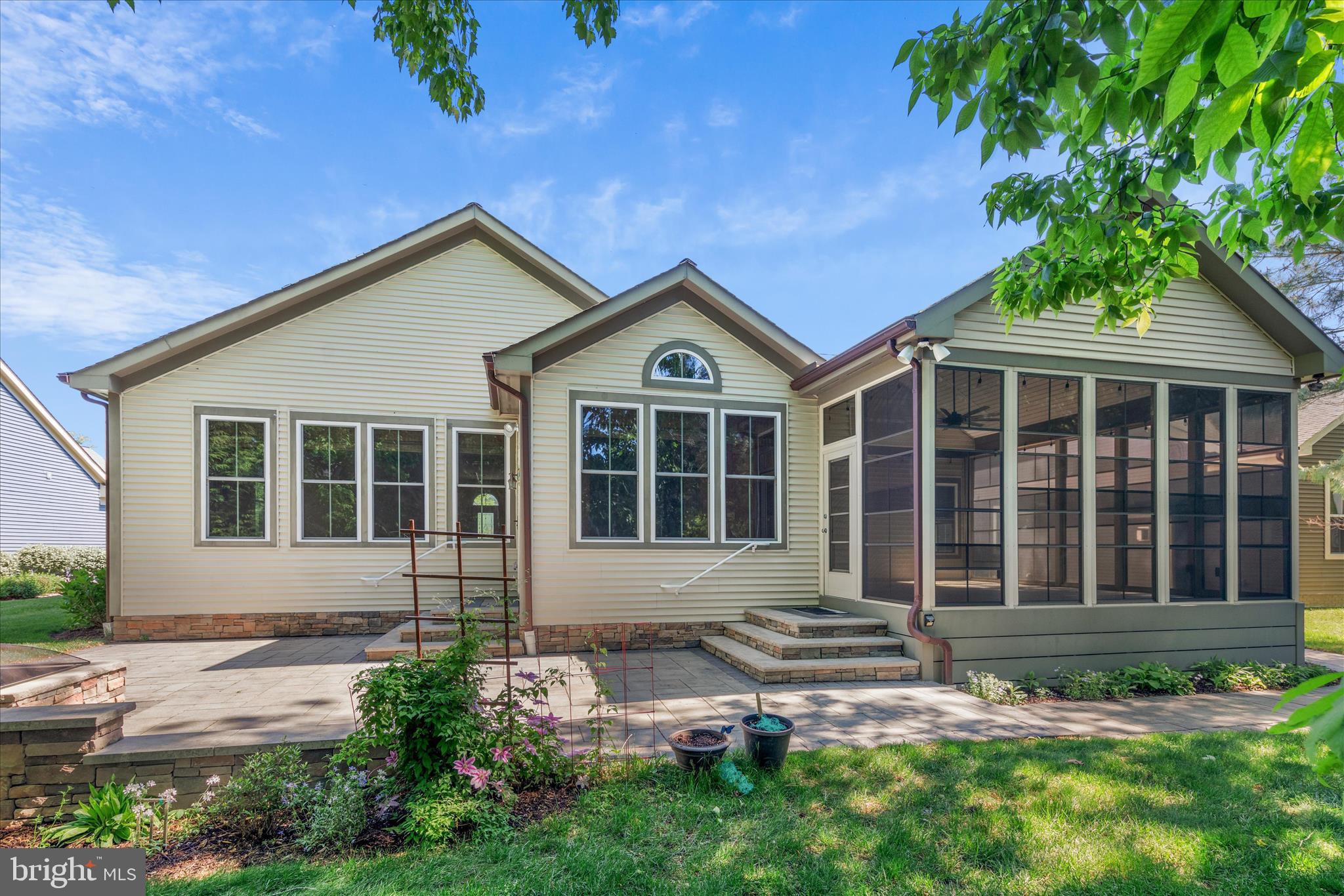 36346 REDSTART COURT
