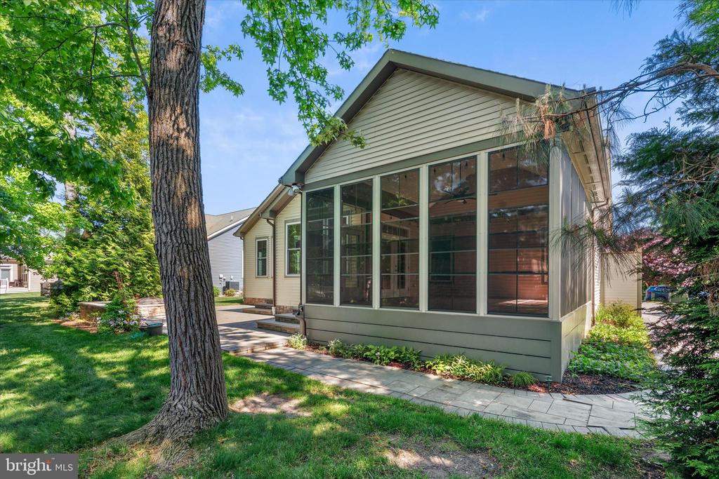 36346 REDSTART COURT