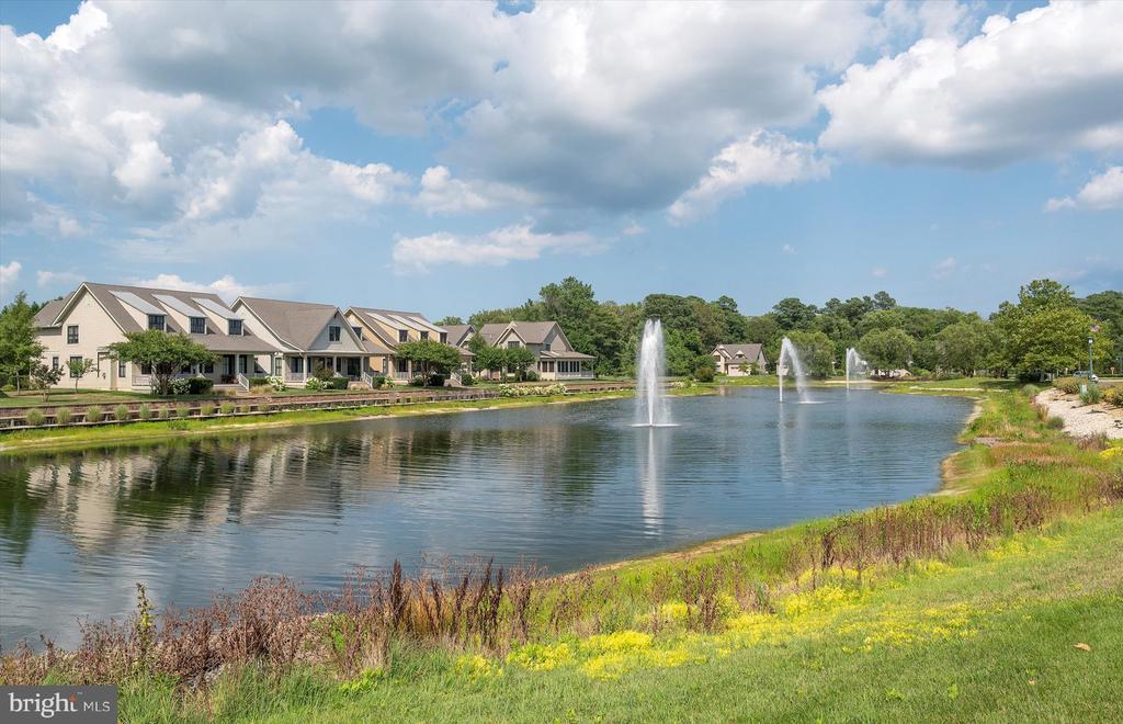 36346 REDSTART COURT