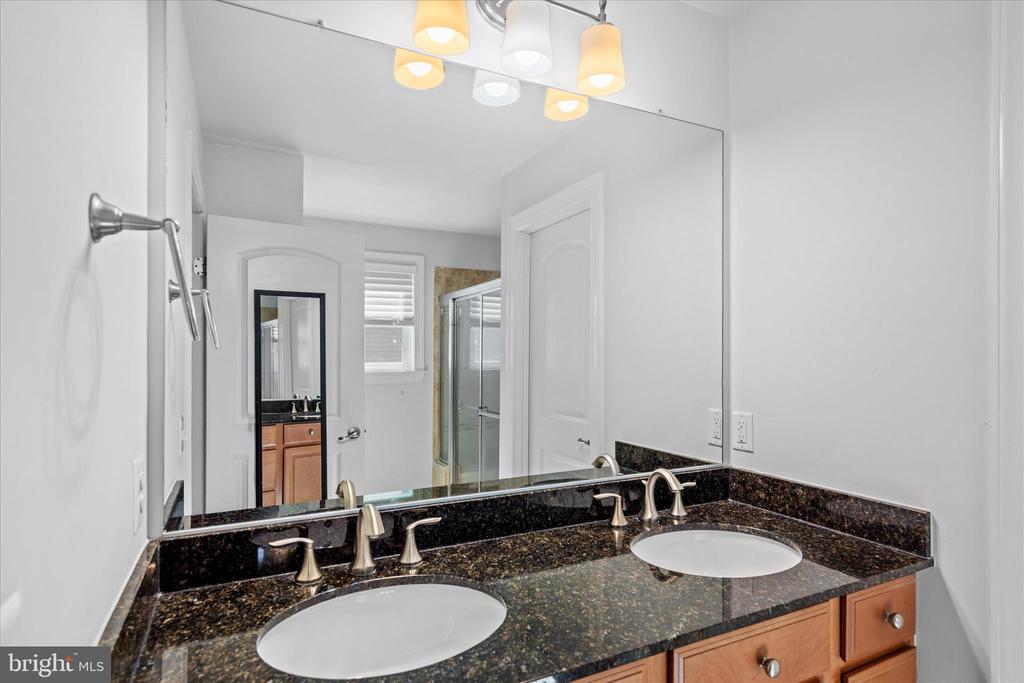 36346 REDSTART COURT