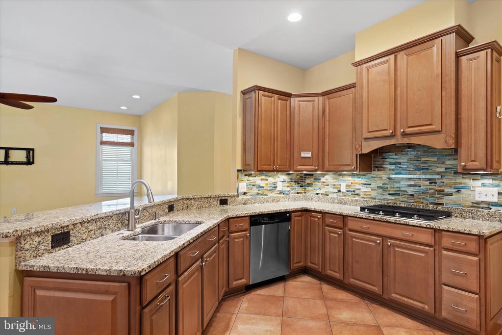 36346 REDSTART COURT