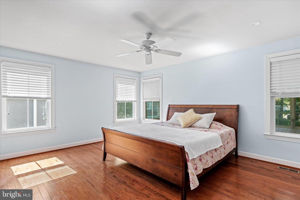 36346 REDSTART COURT