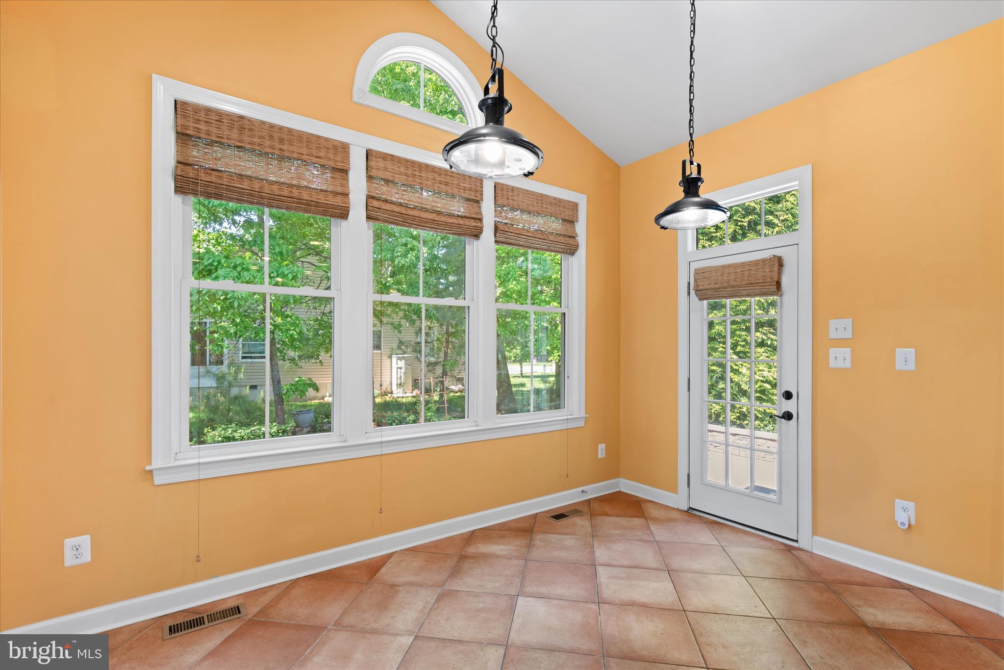 36346 REDSTART COURT
