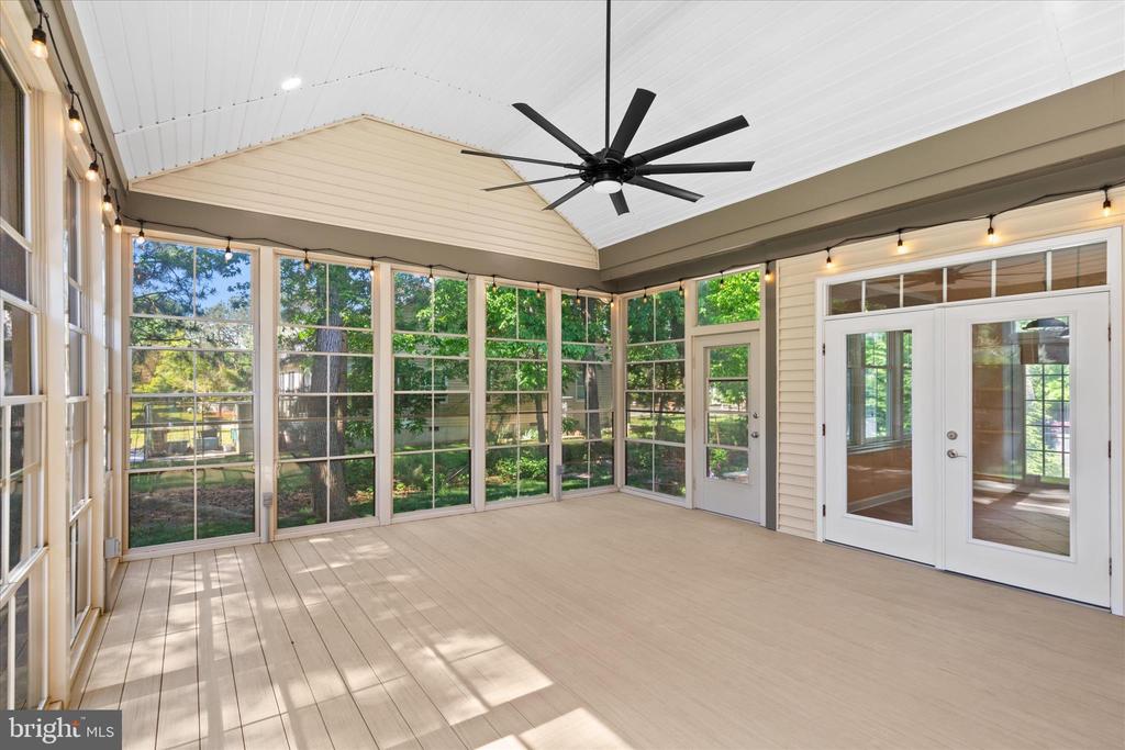36346 REDSTART COURT