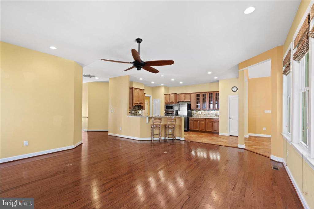 36346 REDSTART COURT
