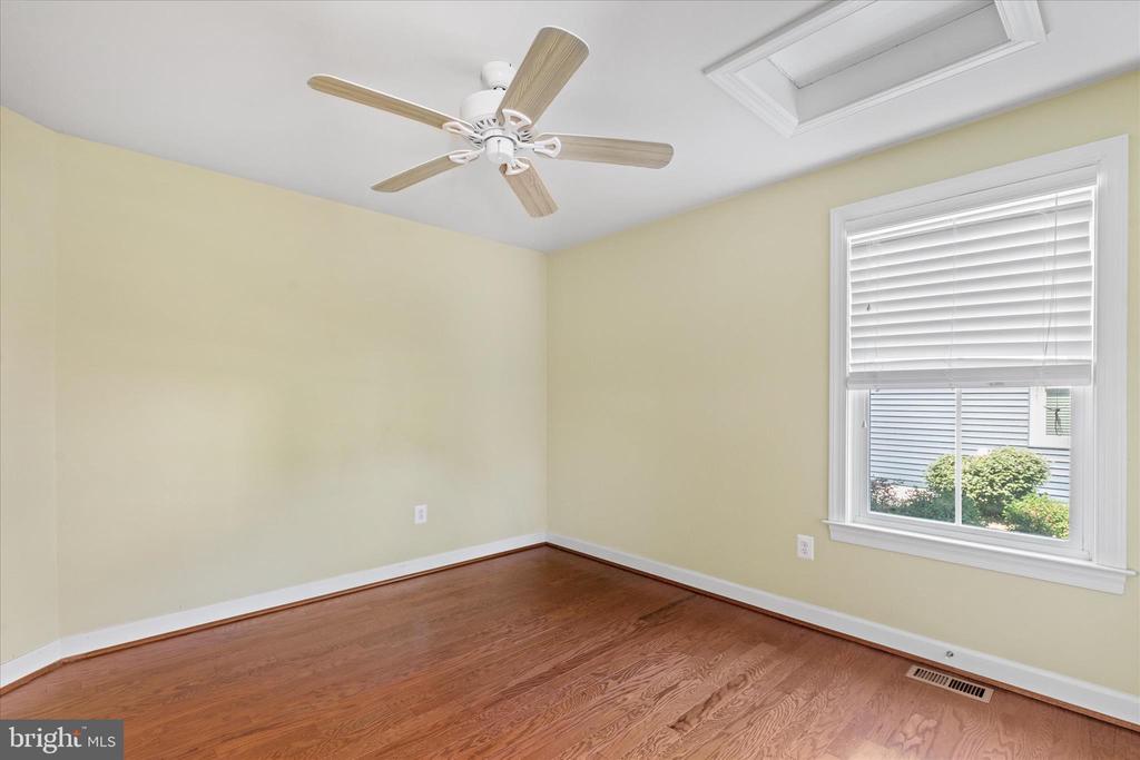 36346 REDSTART COURT