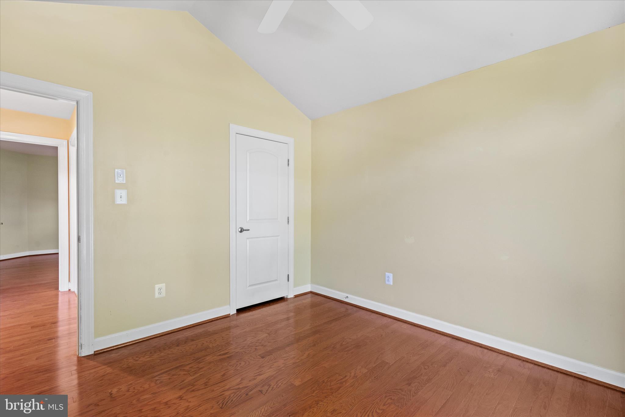 36346 REDSTART COURT