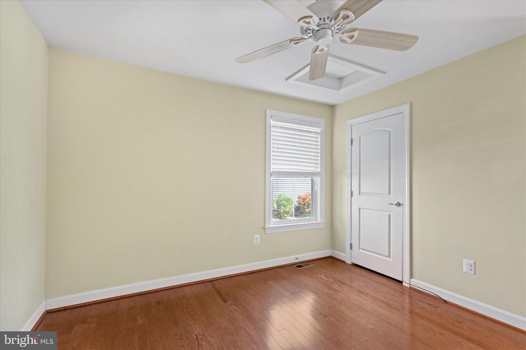 36346 REDSTART COURT