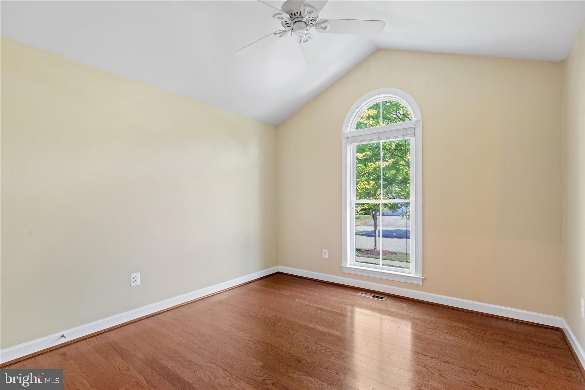 36346 REDSTART COURT