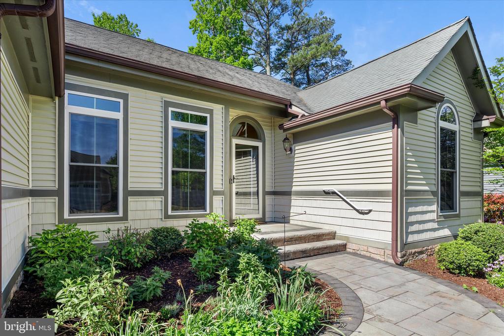 36346 REDSTART COURT