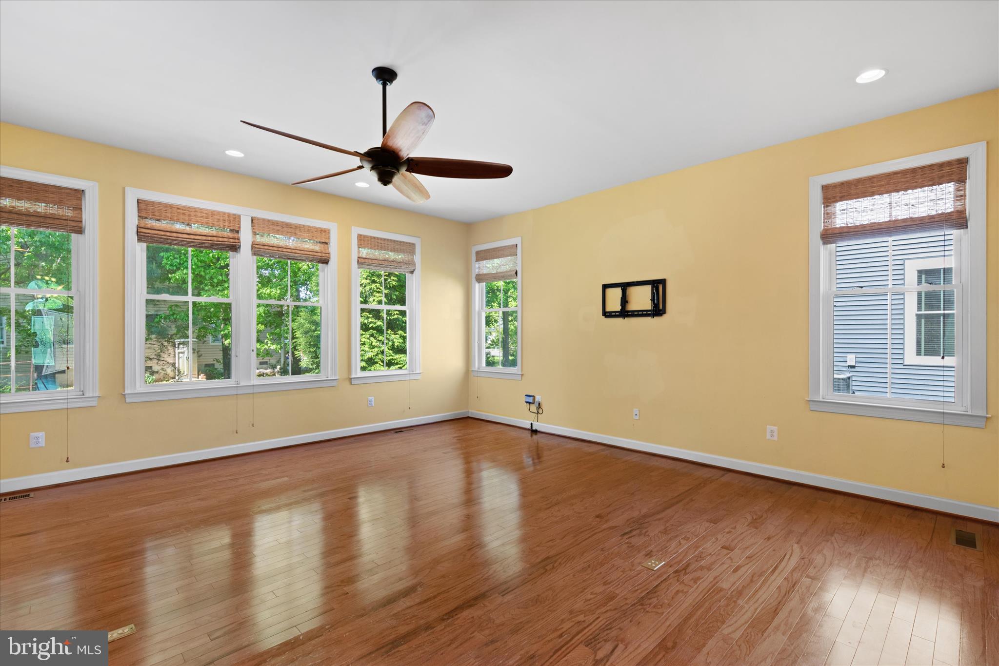 36346 REDSTART COURT