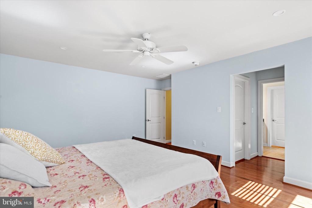 36346 REDSTART COURT