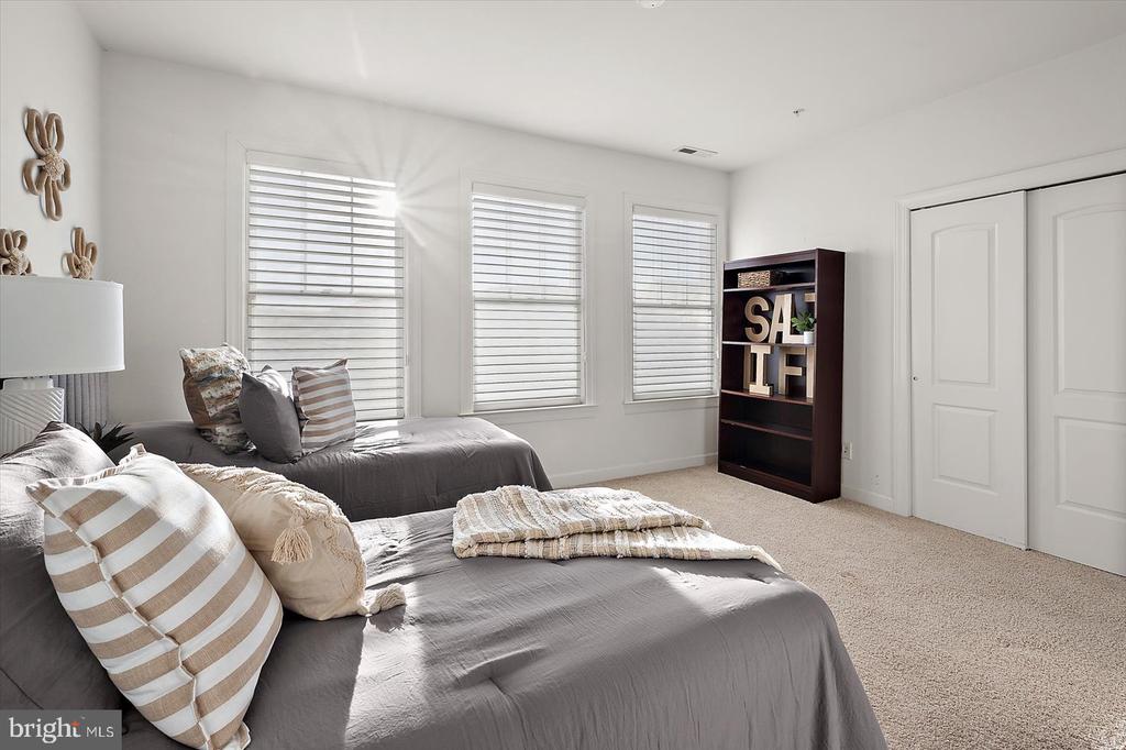 38407 BOXWOOD TERRACE Unit: 201