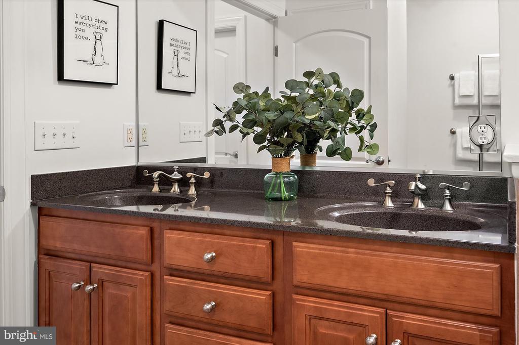 38407 BOXWOOD TERRACE Unit: 201