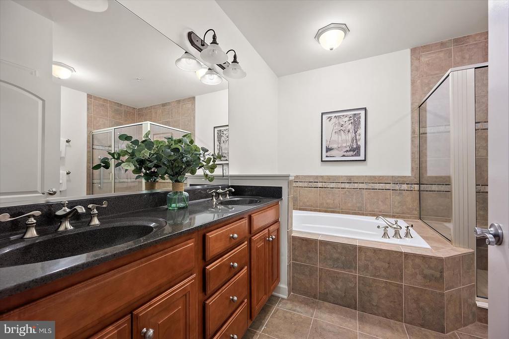 38407 BOXWOOD TERRACE Unit: 201