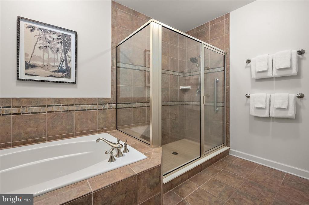 38407 BOXWOOD TERRACE Unit: 201
