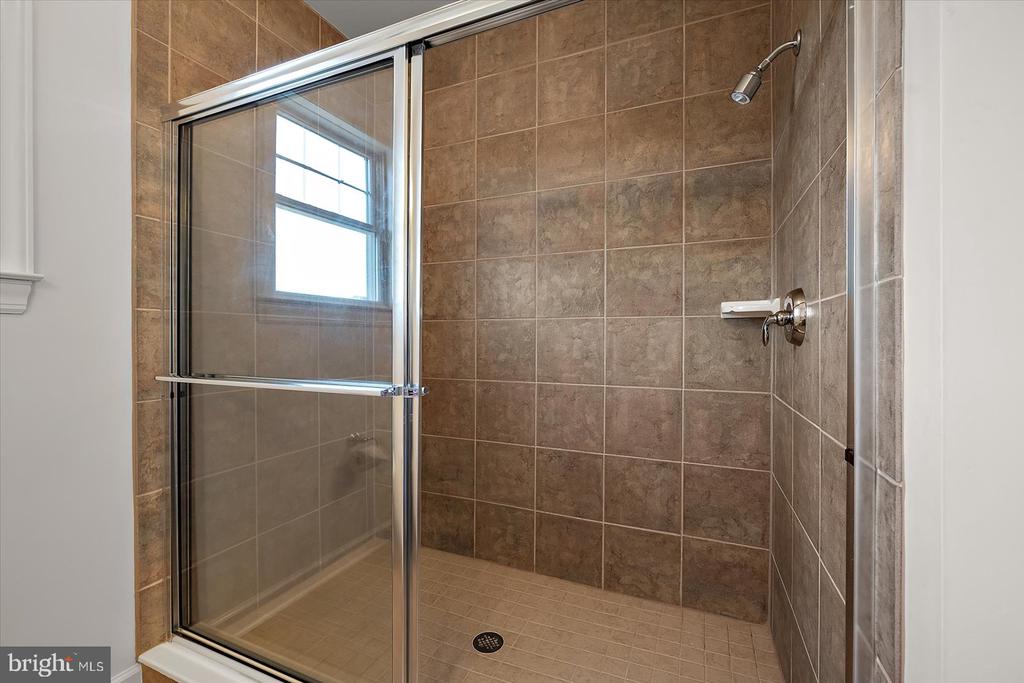 38407 BOXWOOD TERRACE Unit: 201