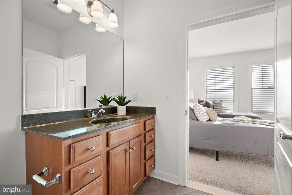 38407 BOXWOOD TERRACE Unit: 201