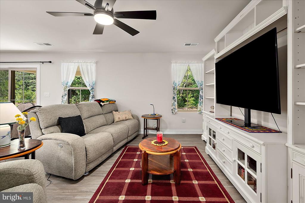 26211 VINTAGE CIRCLE