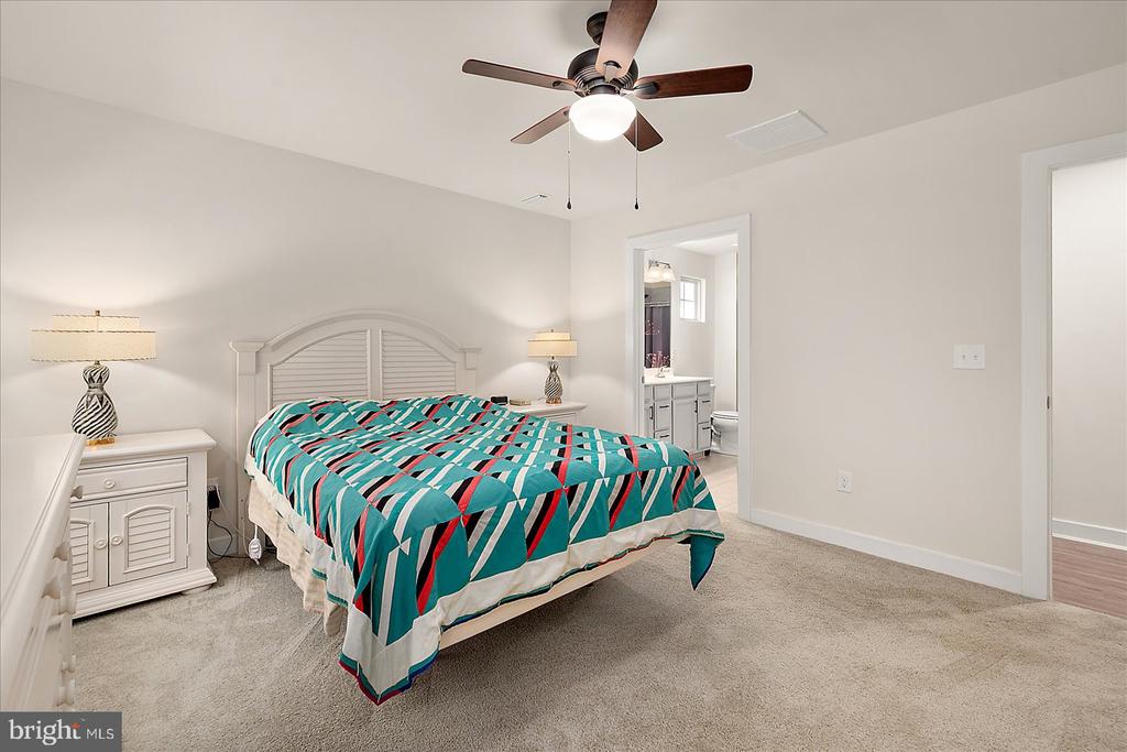 26211 VINTAGE CIRCLE