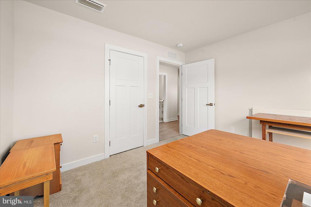 26211 VINTAGE CIRCLE