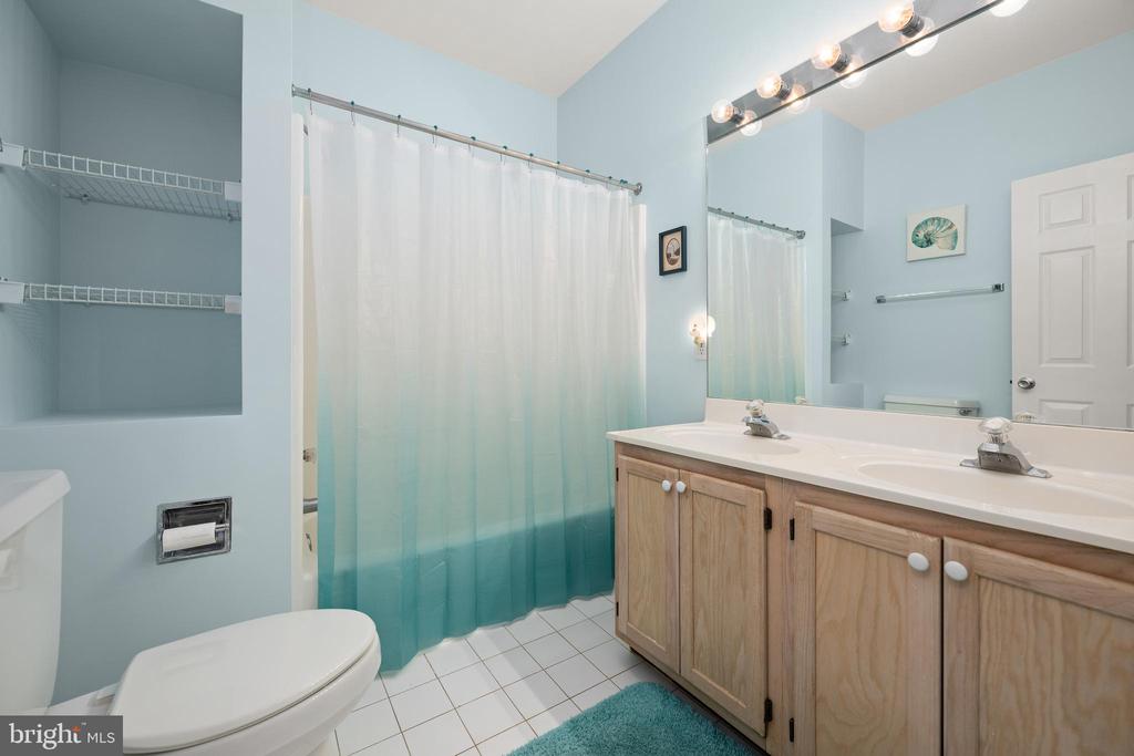 38489 MAINSAIL DRIVE Unit: 22