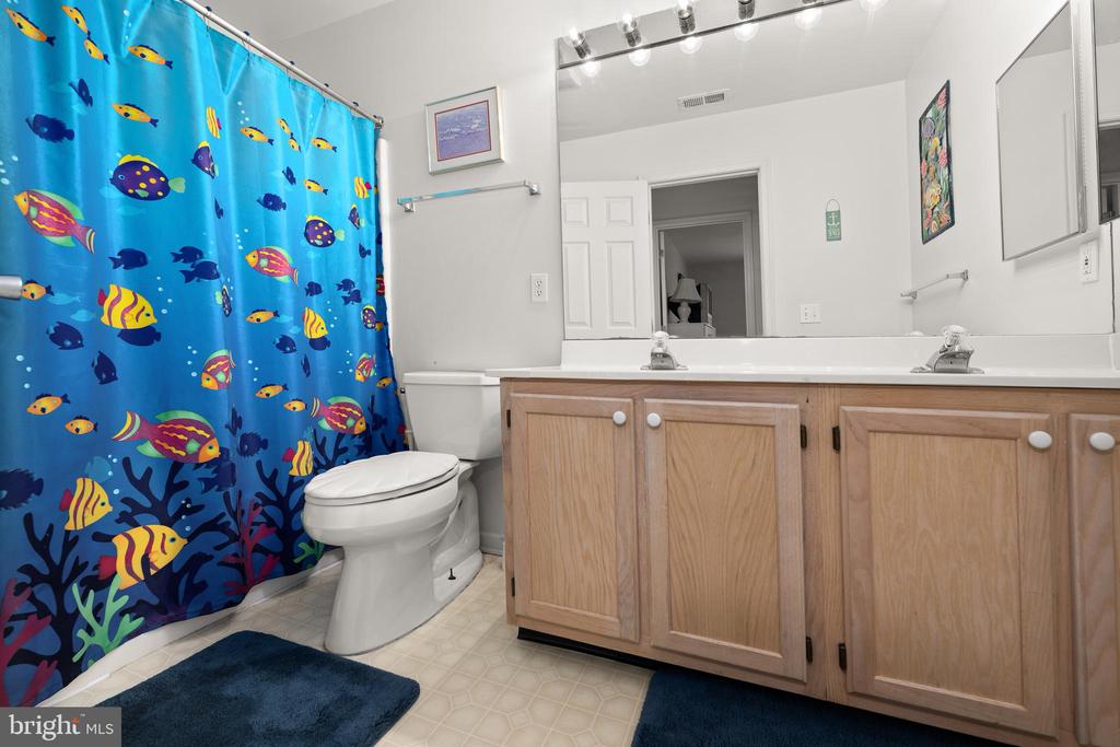 38489 MAINSAIL DRIVE Unit: 22