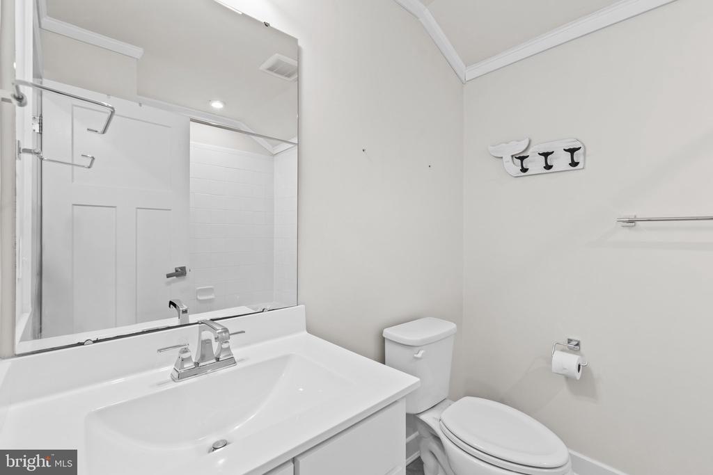 36611 RED CEDAR LOOP Unit: 19