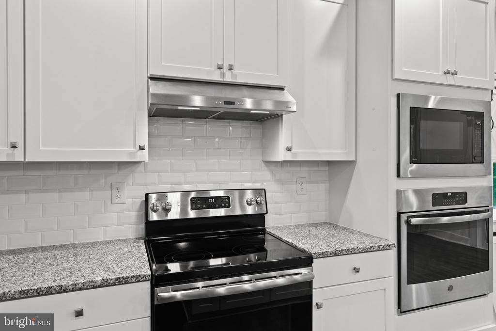 36611 RED CEDAR LOOP Unit: 19