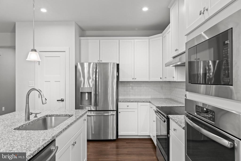 36611 RED CEDAR LOOP Unit: 19