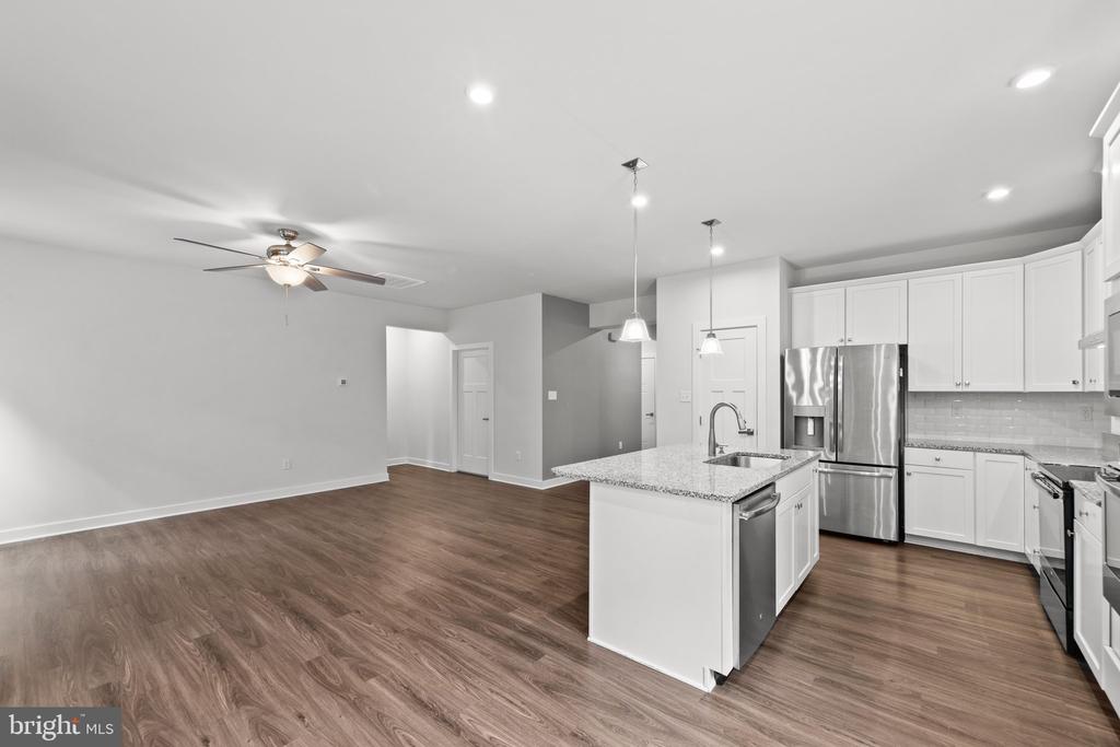 36611 RED CEDAR LOOP Unit: 19