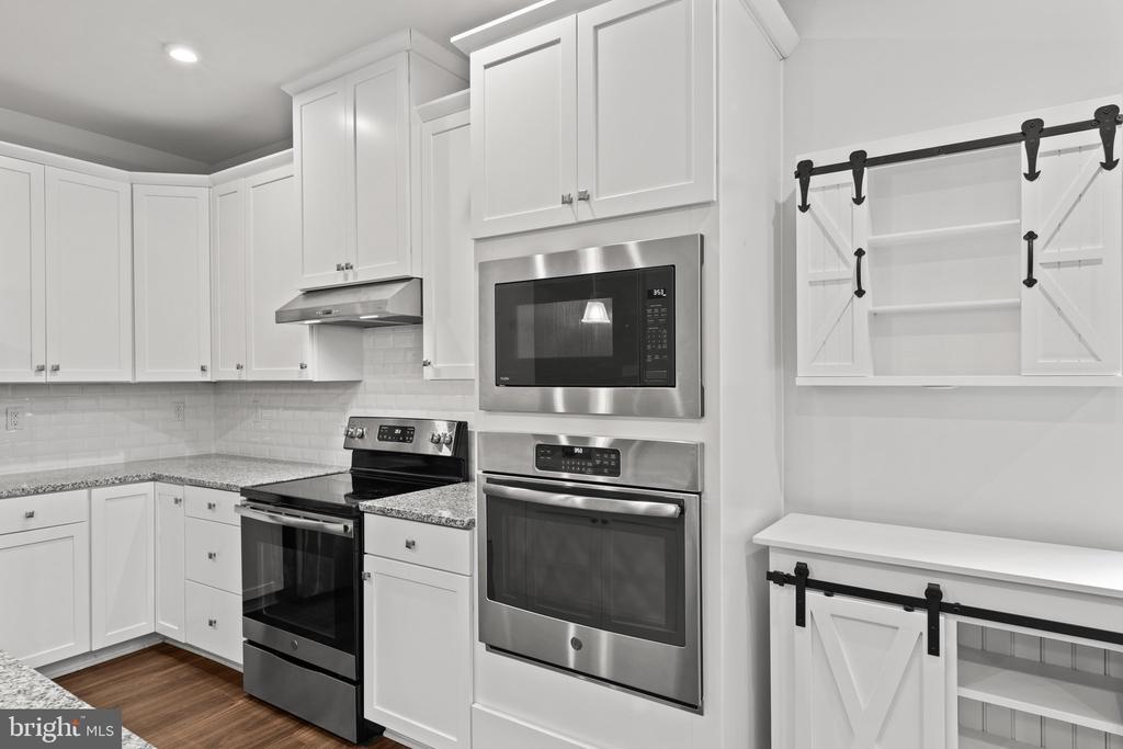 36611 RED CEDAR LOOP Unit: 19