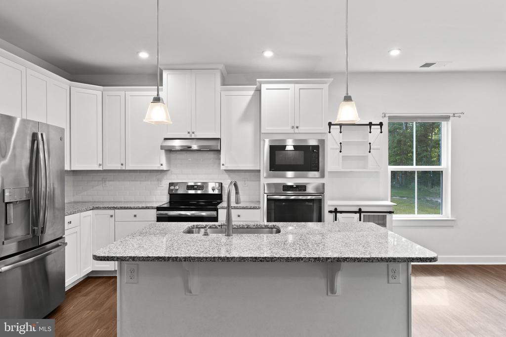 36611 RED CEDAR LOOP Unit: 19