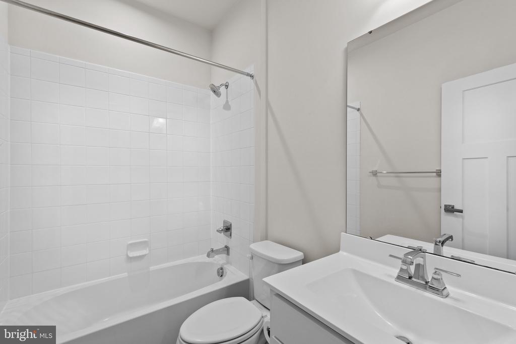 36611 RED CEDAR LOOP Unit: 19