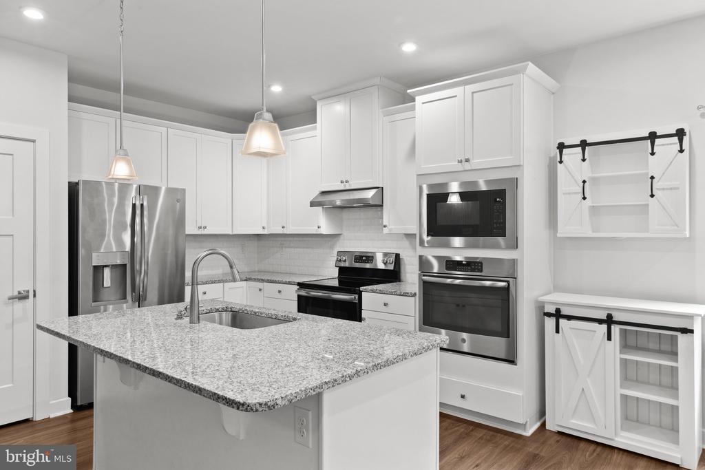 36611 RED CEDAR LOOP Unit: 19