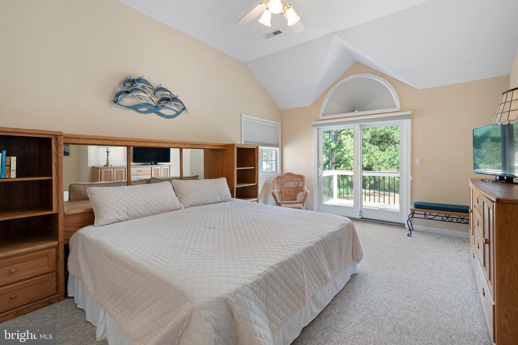 486 BETHANY LOOP