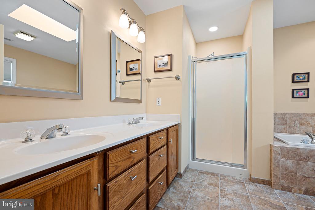 486 BETHANY LOOP