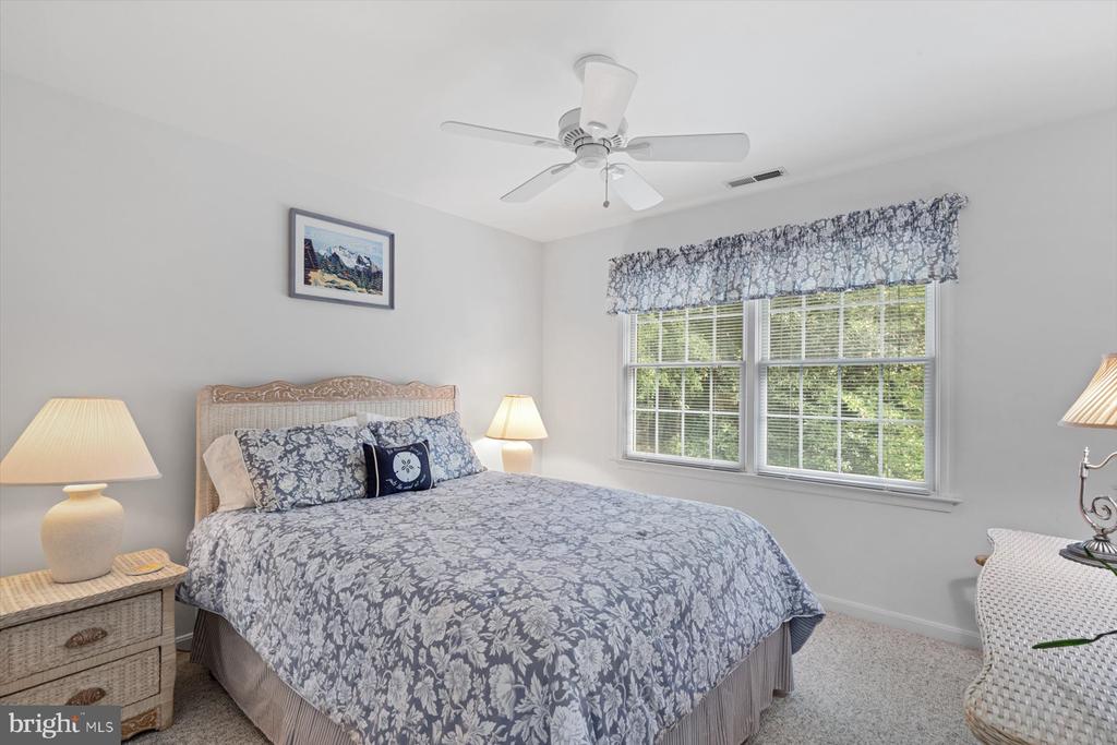323 WALKABOUT ROAD