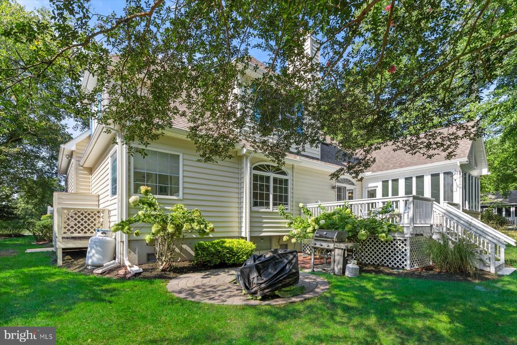 323 WALKABOUT ROAD