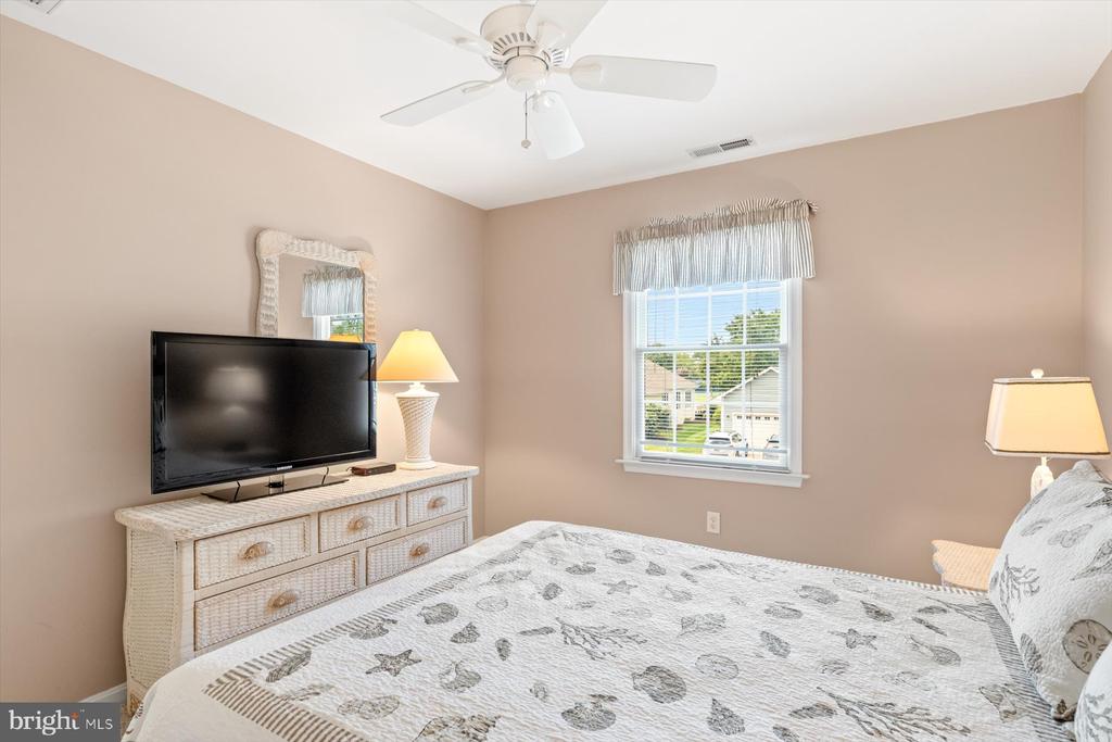 323 WALKABOUT ROAD