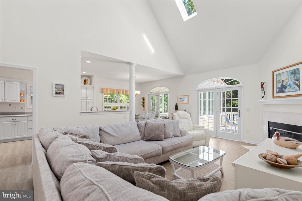 323 WALKABOUT ROAD
